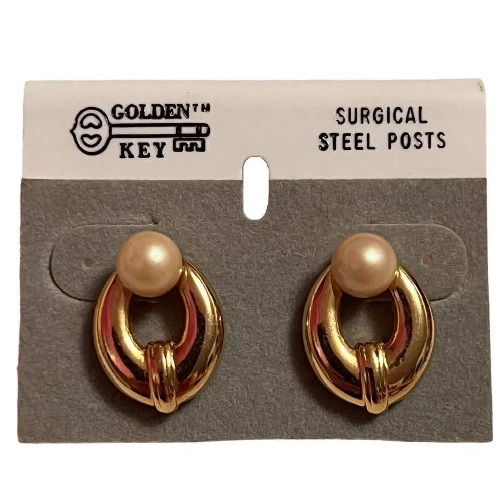 🤯5/$20🤯 Brand New Vintage Gold Pearl Stud Earrings